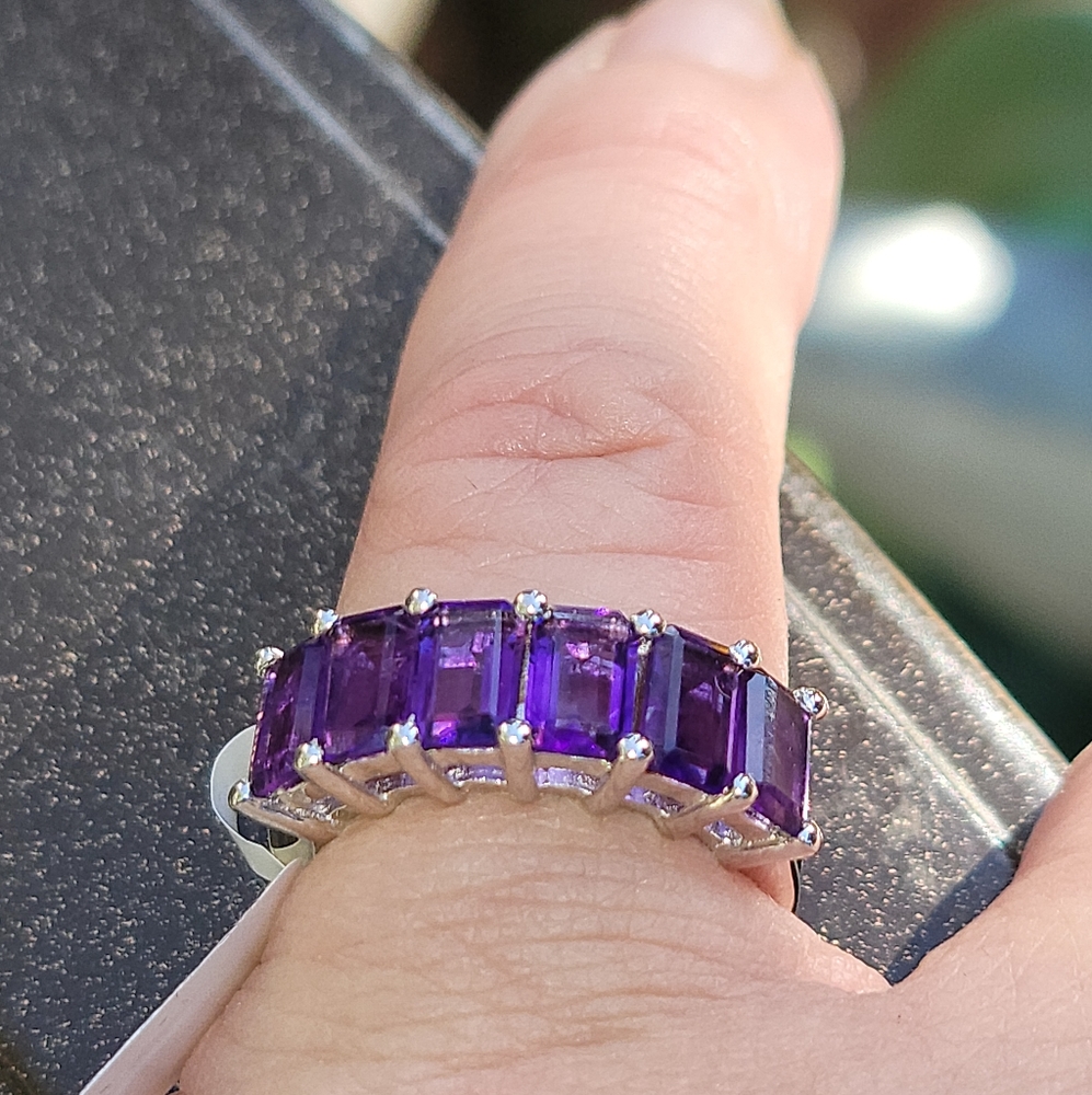 Ladies 925 Sterling Silver Amethyst  Ring.